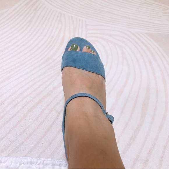 Stuart Weitzman Blue Velvet Sandals US 7 1/2M - Picture 4 of 7